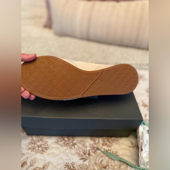 NIB New Balance RC42 Sneakers with Anthro Novelty Laces - Picture 11 of 16